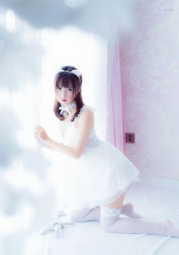 金牌客服董董恩_超清免费在线播放