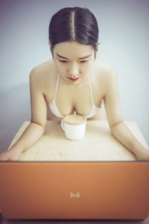 裙子底下是怪兽_高清蓝光在线观